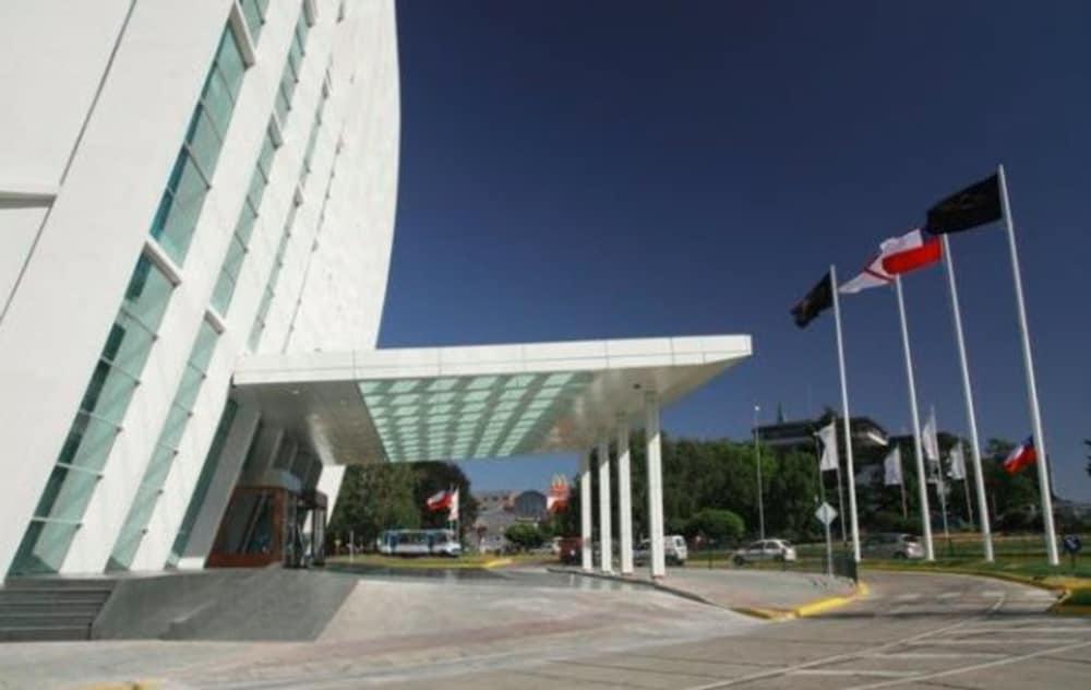 Hotel Dreams Valdivia Exterior foto The main entrance of the hotel